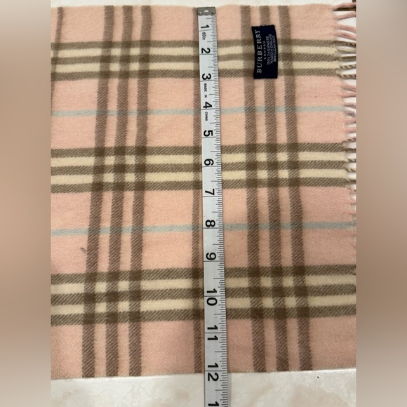 BURBERRY 100% Cashmere Light Pink Plaid Nova Check Scarf - Picture 2 of 7